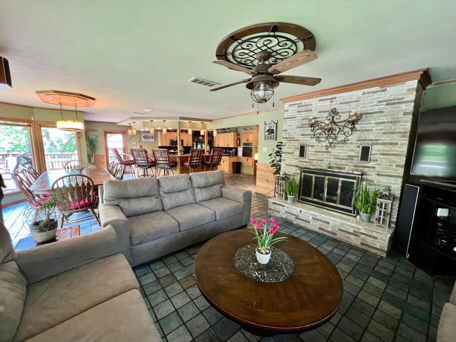 The River Haven - Sleeps 32 - On Guadalupe River 塞金 外观 照片