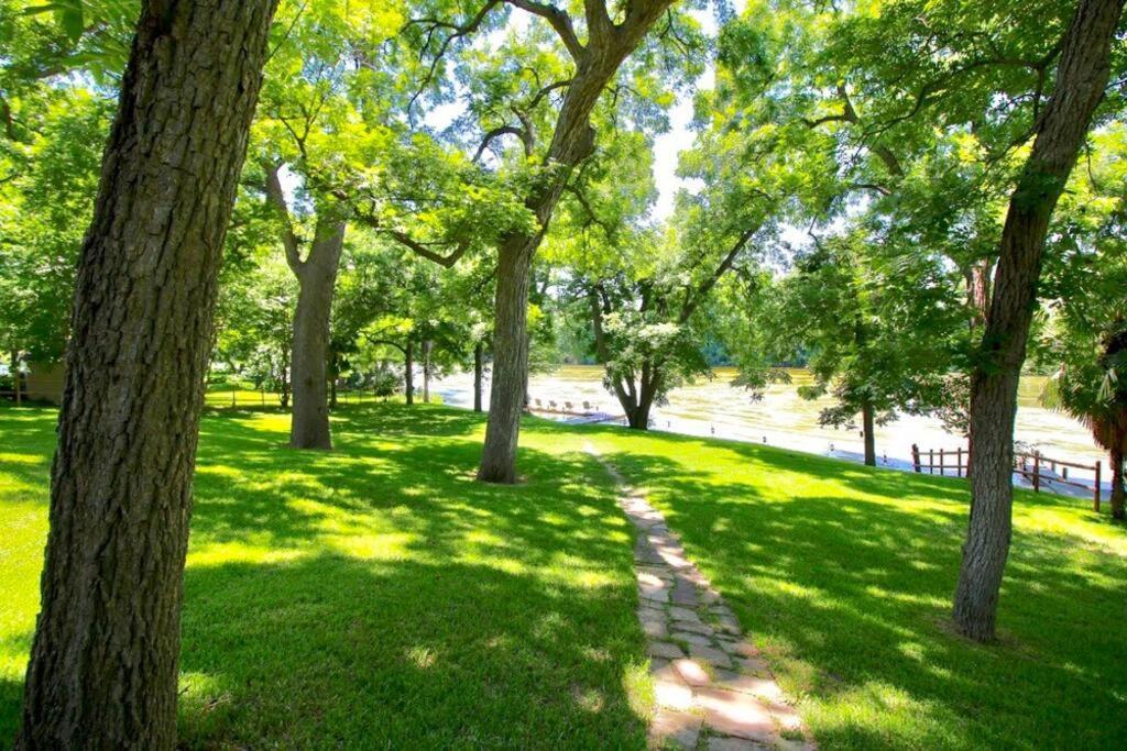The River Haven - Sleeps 32 - On Guadalupe River 塞金 外观 照片