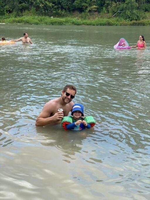 The River Haven - Sleeps 32 - On Guadalupe River 塞金 外观 照片